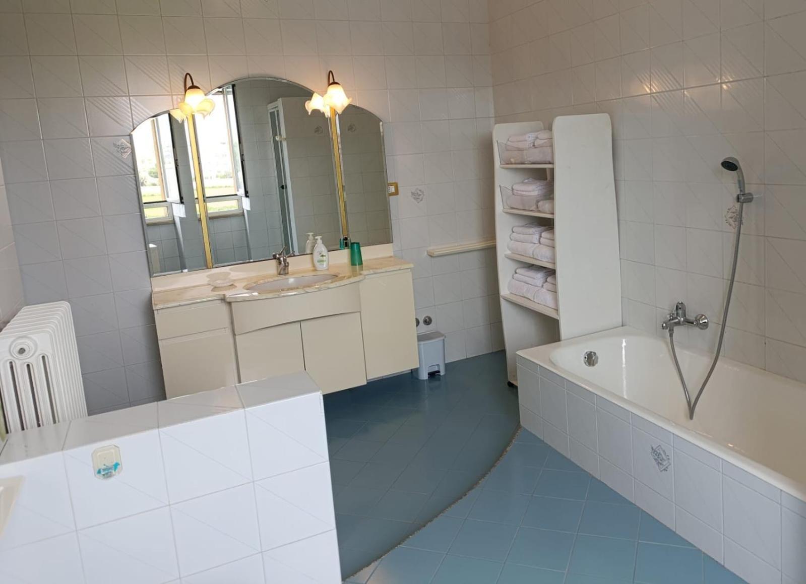 Le Rondini Apartman Trani Kültér fotó
